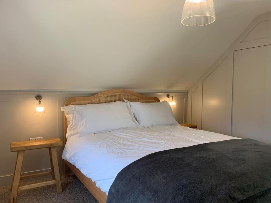 Stunning East Devon Cider Barn Holiday home Northleigh