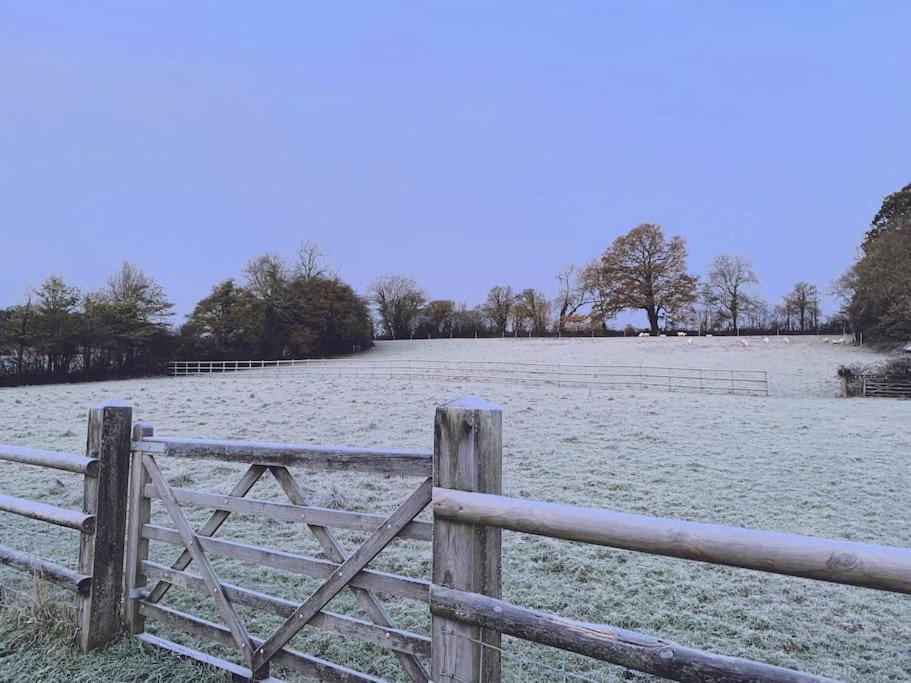 Stunning East Devon Cider Barn Holiday home Northleigh